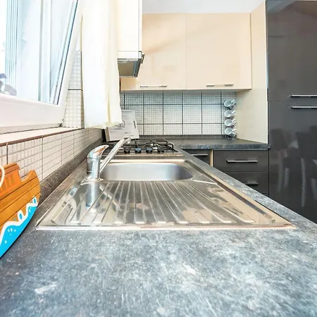 Kopi 1 By Interhome Вир